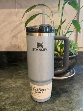 *NWT* Stanley Stainless Steel H2.0 Flowstate Quencher Tumbler 30 oz